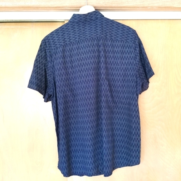 AE Classic Fit Short Sleeve Patterned Button Down - Picture 2 of 4
